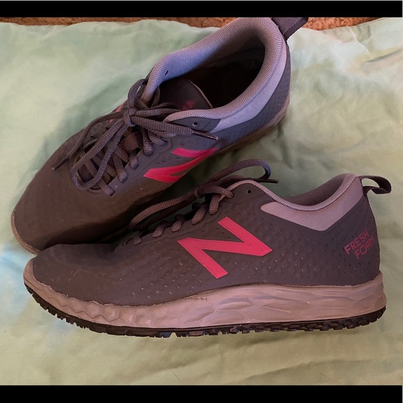 New Balance Shoes - New Balance 10W Slip Resistant Tennis Shoes